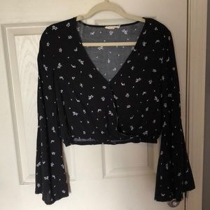Black long sleeved crop top